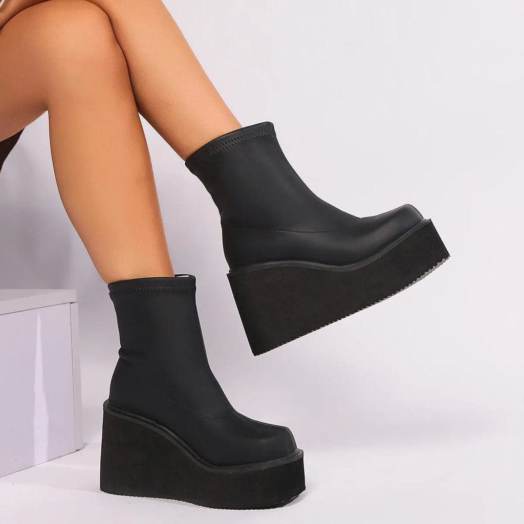 Valenzora | Keilabsatz- und Plateau-Stiefeletten