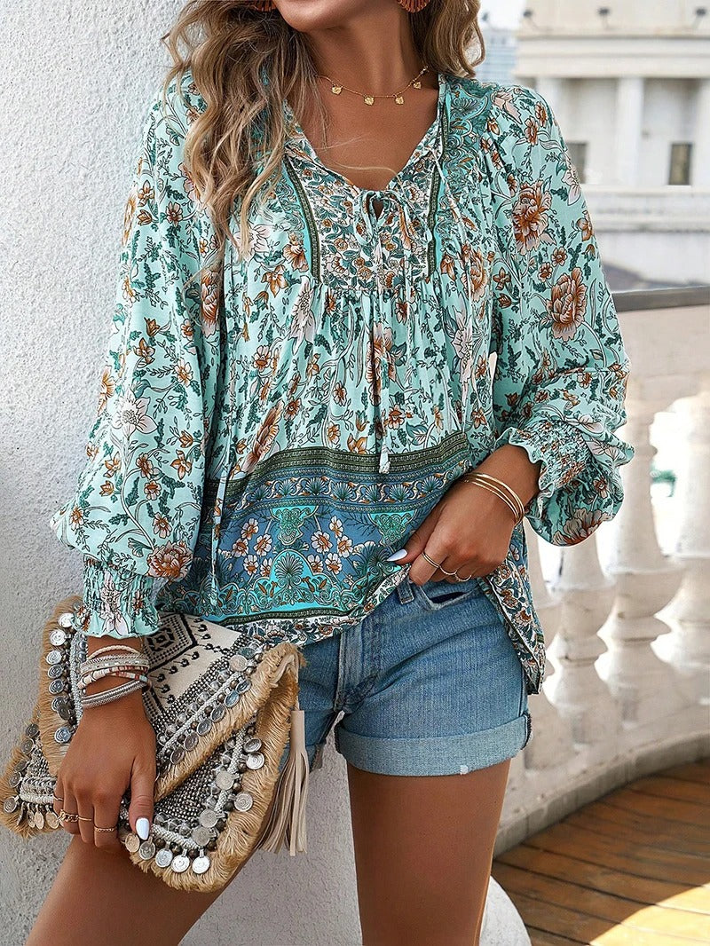 Valenzora | Casual printed long-sleeved shirt with V-neck for a fashionable look