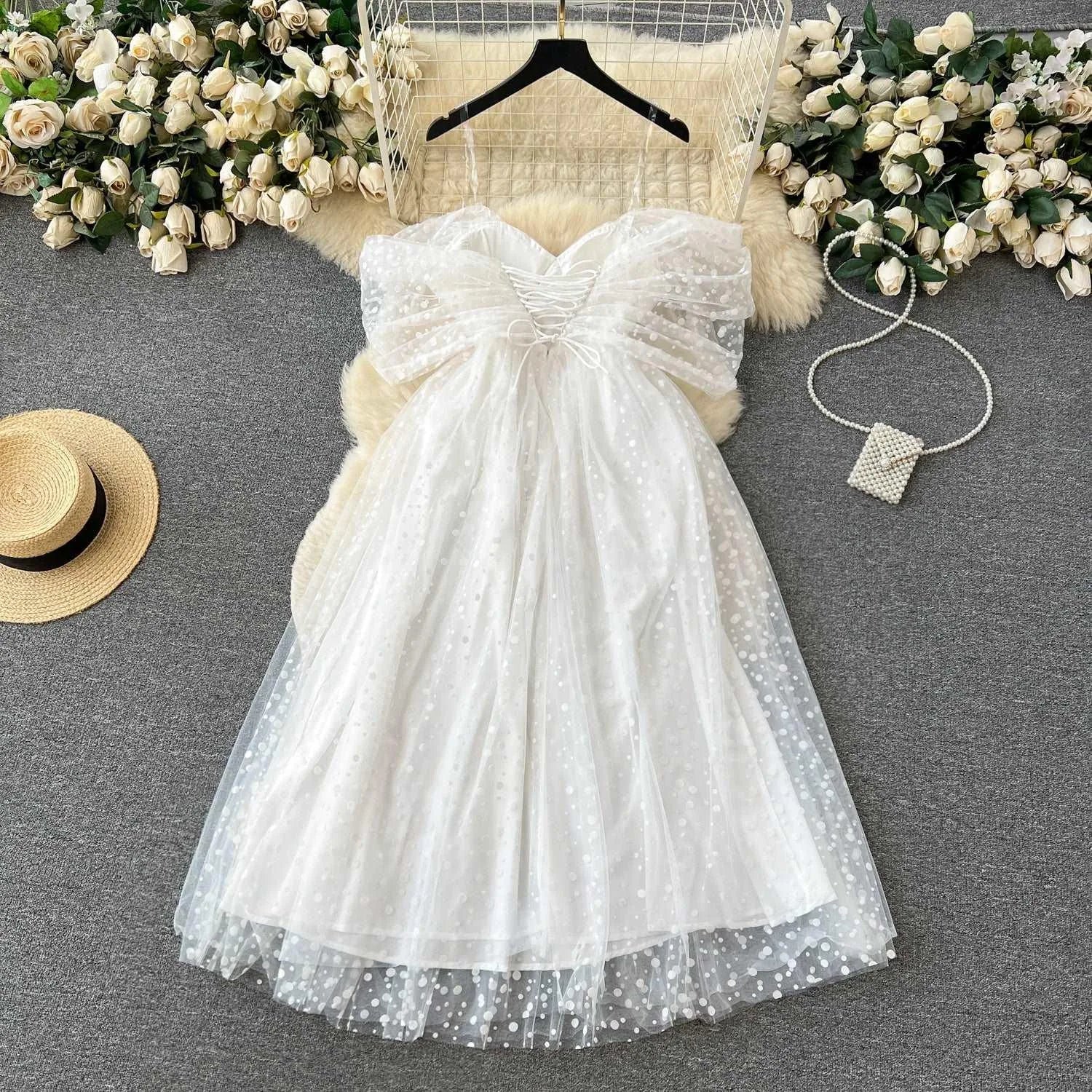 Valenzora | Luxuriöses französisches weißes Kleid