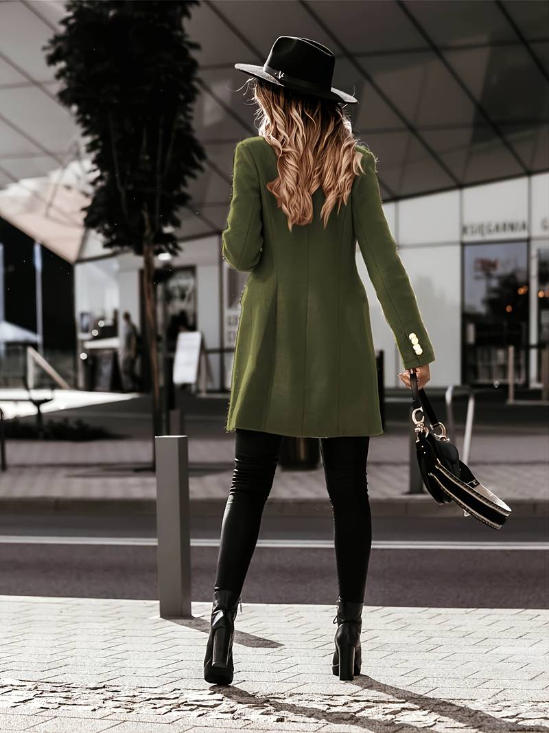 Valenzora wool coat for a flattering fit