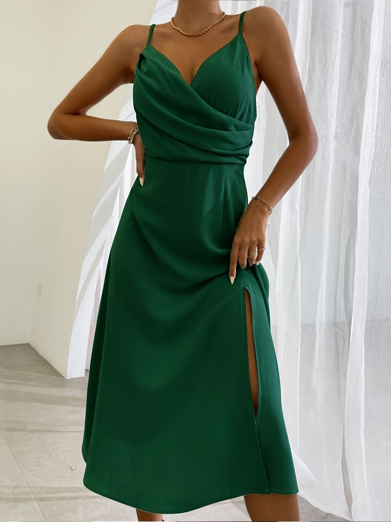Valenzora | Midikleid mit V-Ausschnitt, Print und Schlitz