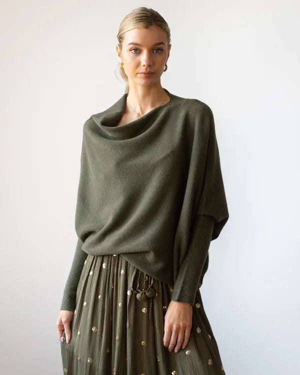 Valenzora | Asymmetrischer Damenpullover mit eleganter Drapierung