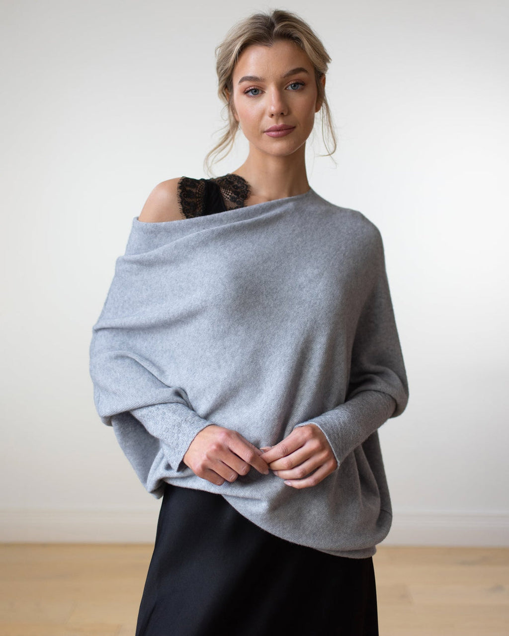 Valenzora | Luxuriöser Pullover mit offener Halslinie