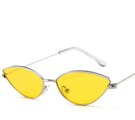 Valenzora | Retro Cat-Eye-Sonnenbrille aus hochwertigem veganem Leder