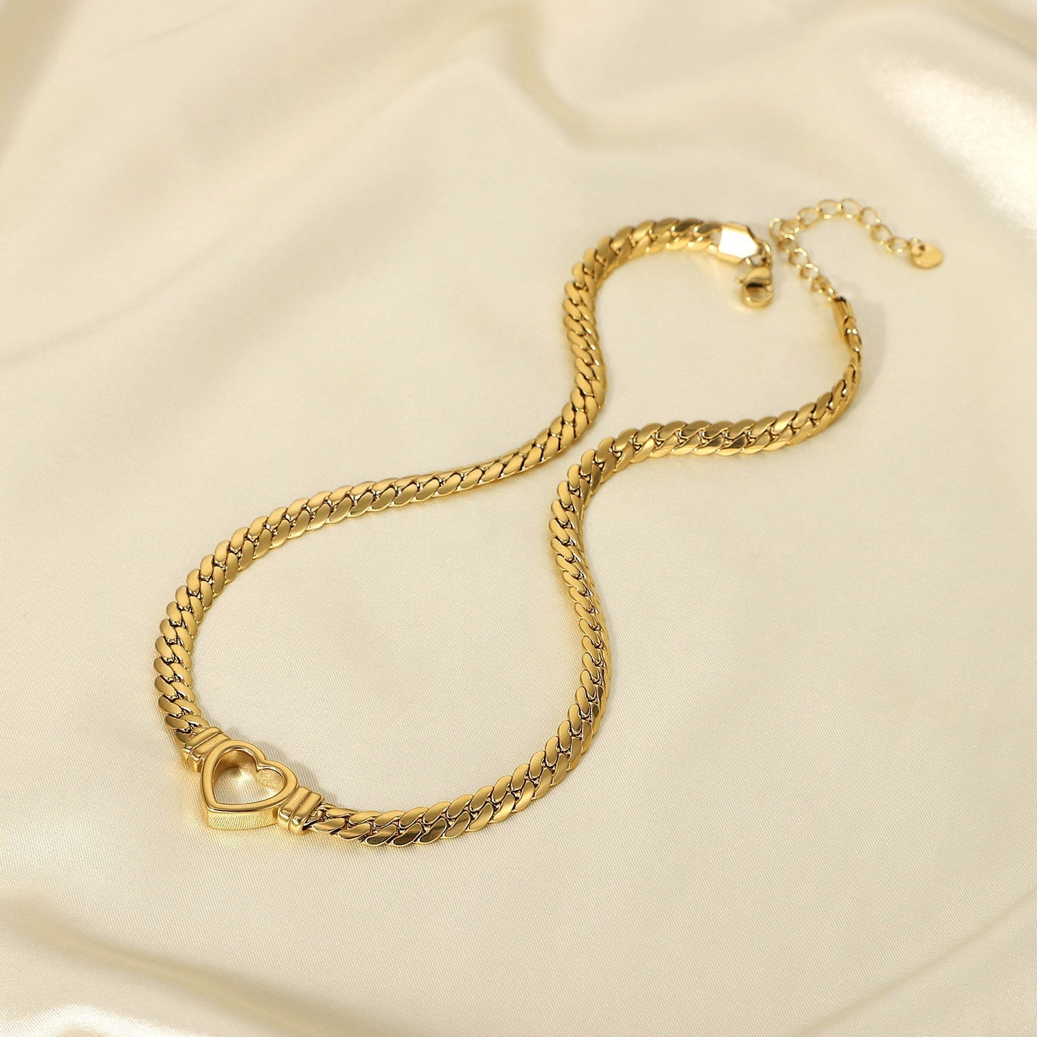 Valenzora | Cuban Heart Necklace
