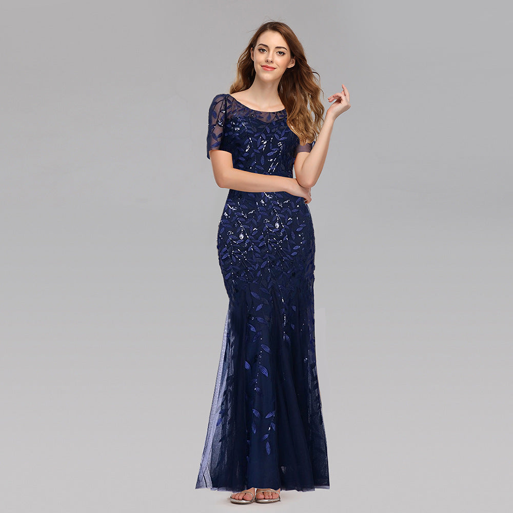 Valenzora | Elegant evening dress in gold