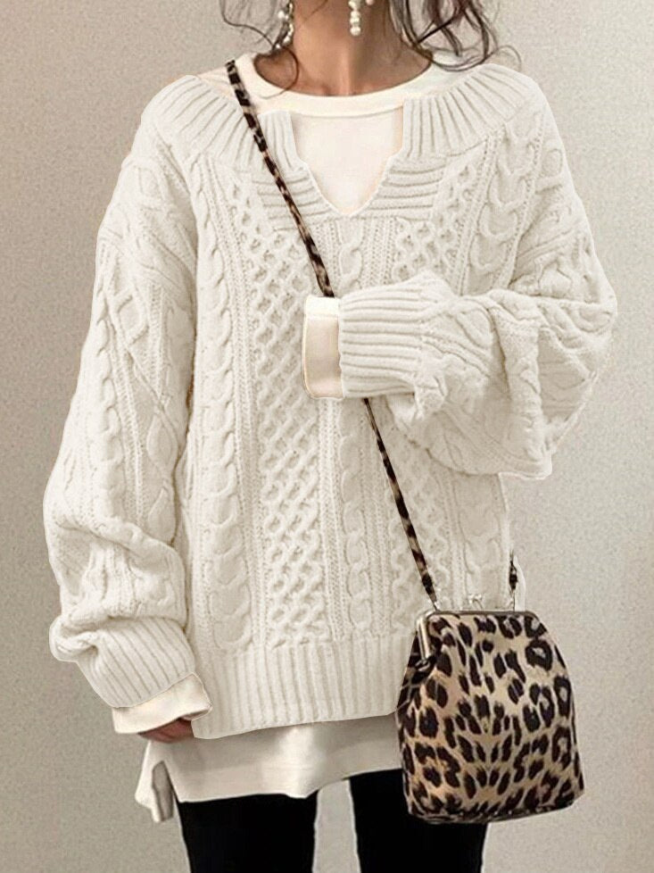 Valenzora Luxe Sweater | Comfortable, warm, oversized cable-knit sweater made of soft material