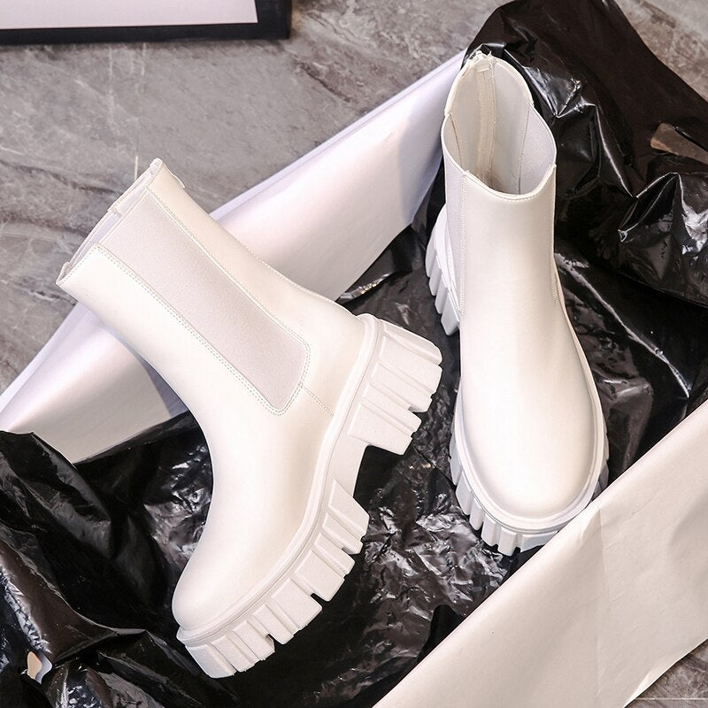 Valenzora | Women's Boots Fashionable Platform Boots with Slip-on Design, Suitable for Everyday Wear