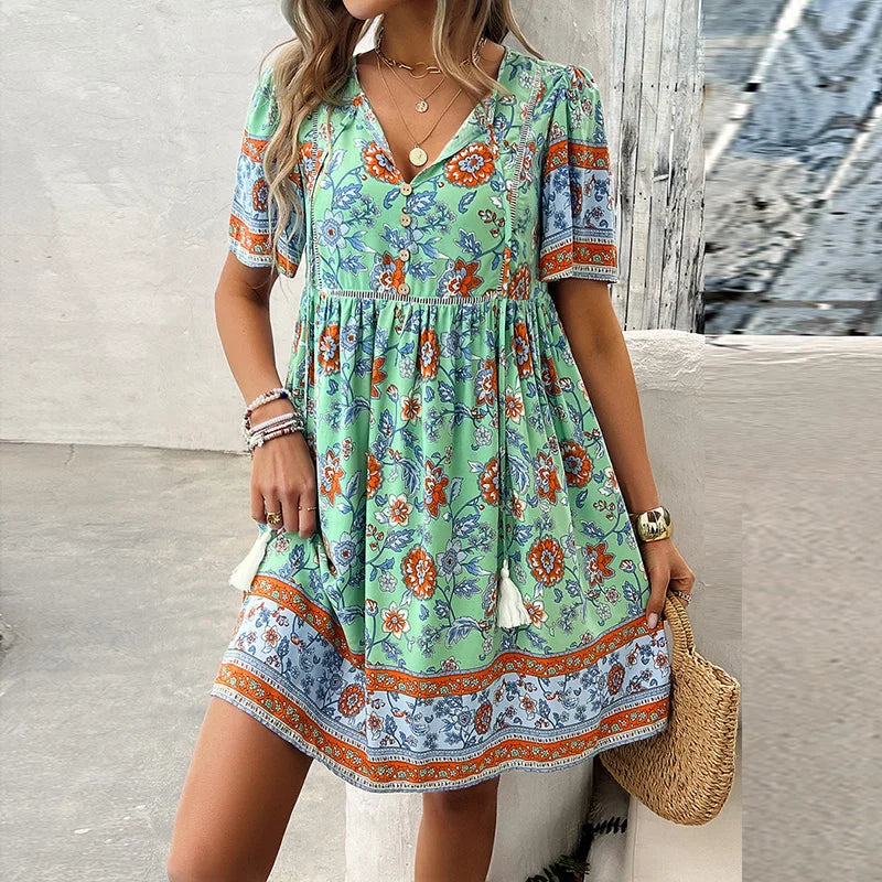 Valenzora | Kleid mit kurzen Ärmeln und V-Ausschnitt