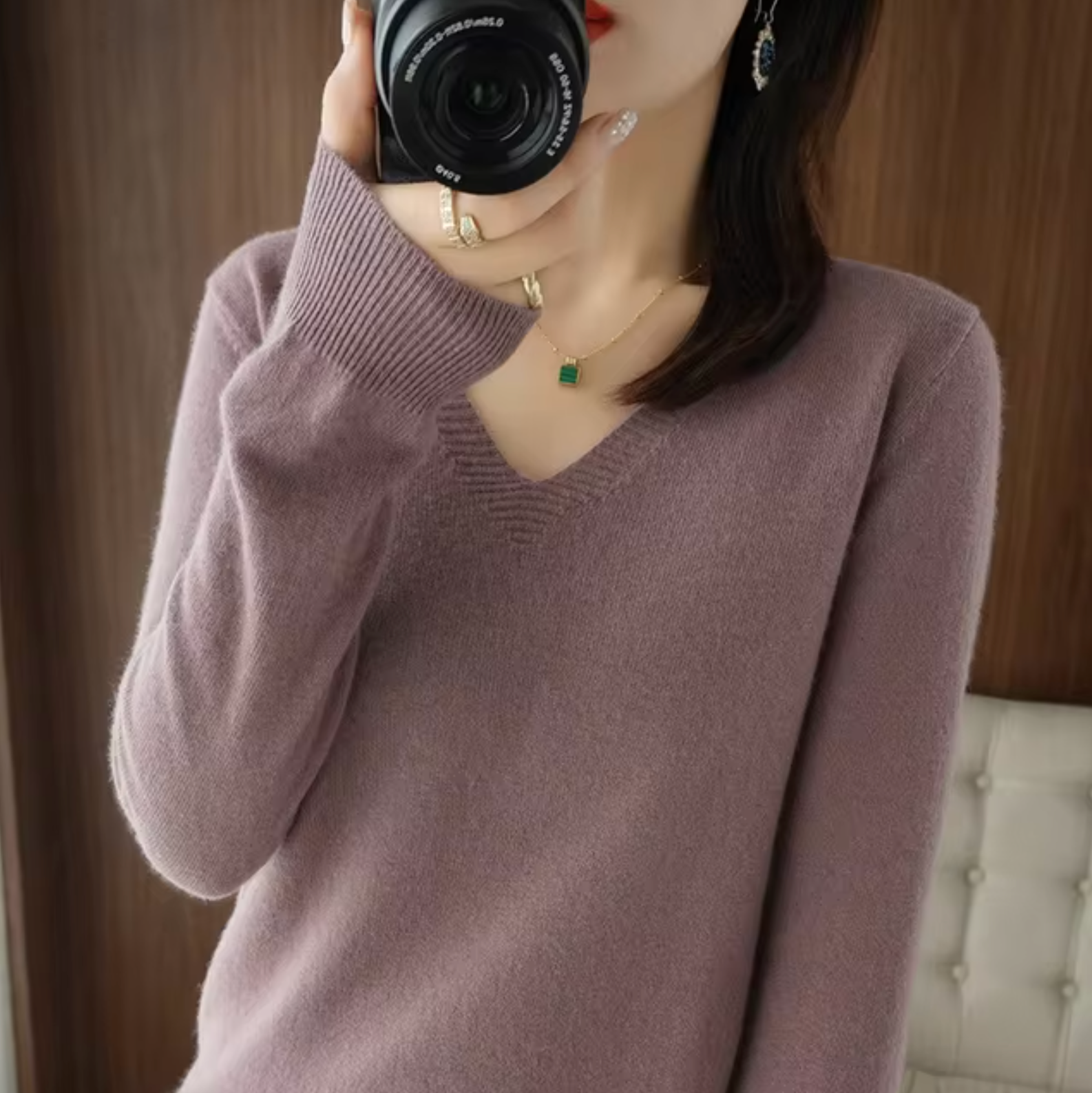 Valenzora | V-neck knit sweater
