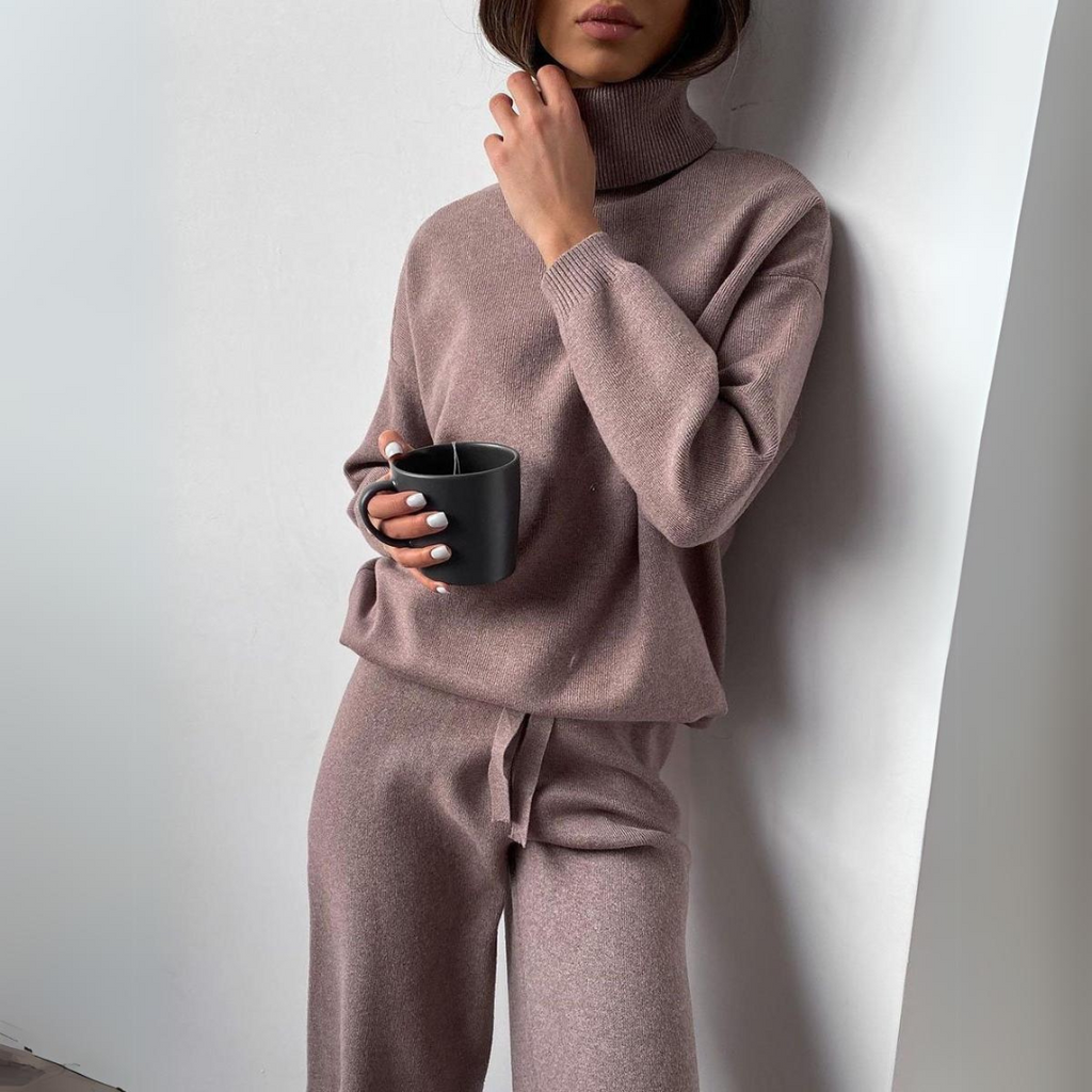 Valenzora | Comfortable 2-piece set consisting of a turtleneck sweater and long trousers