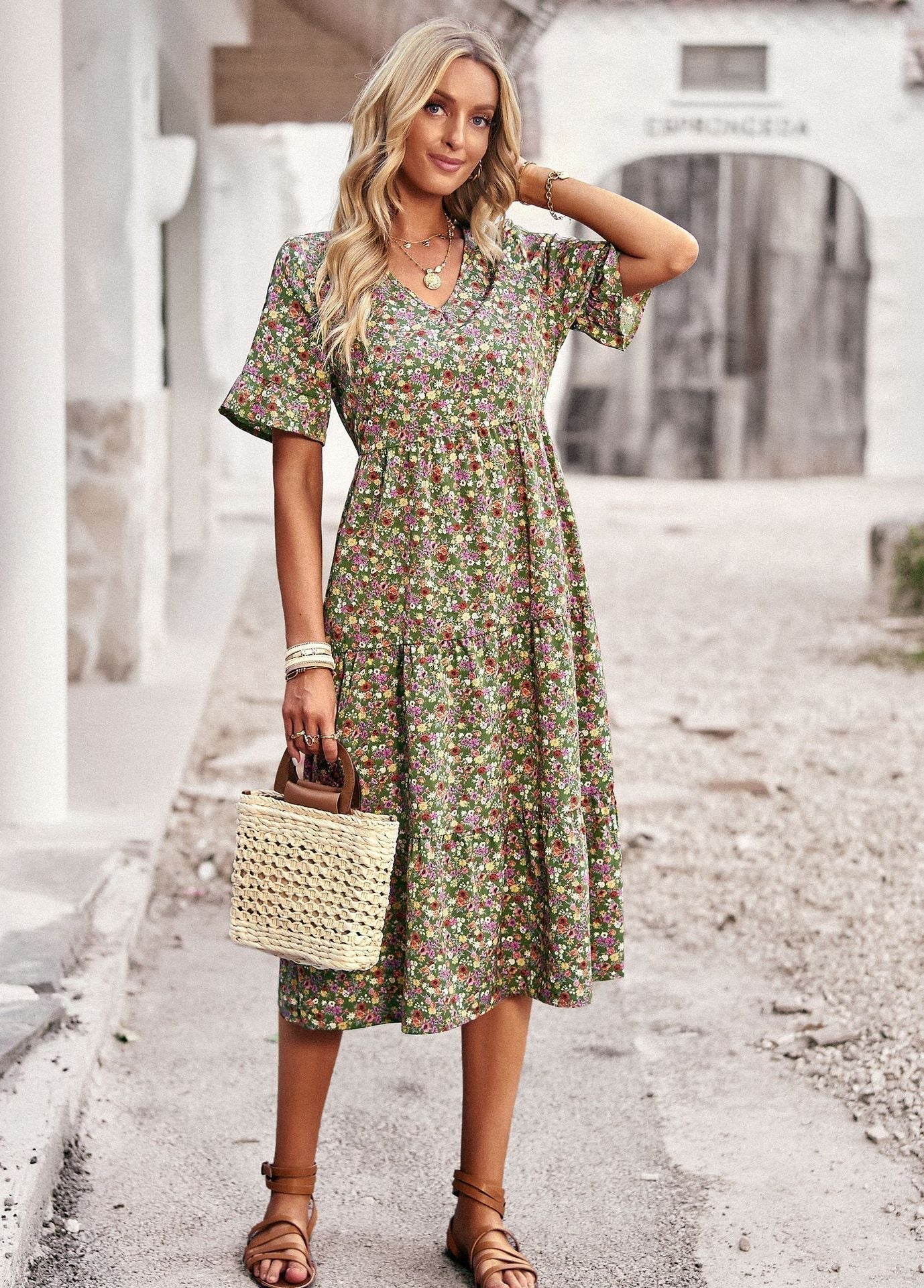 Valenzora | Elegant V-neck dress for women
