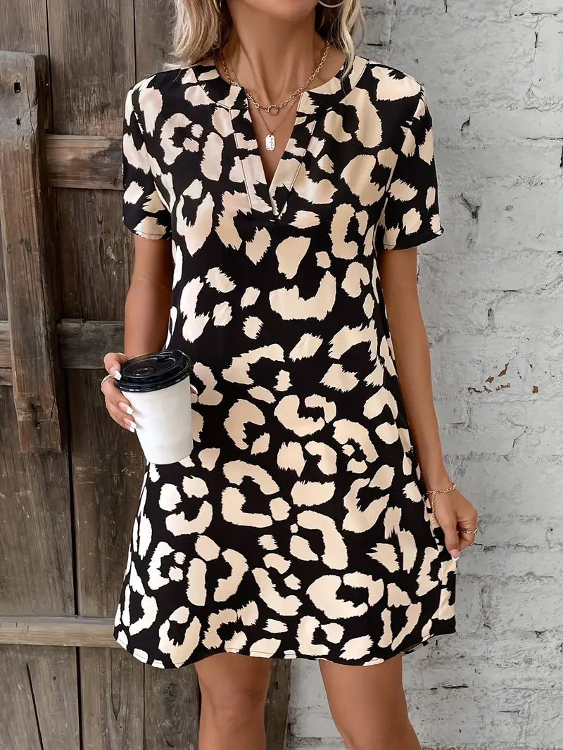 Valenzora | V-Ausschnitt-Kleid für einen femininen Stil