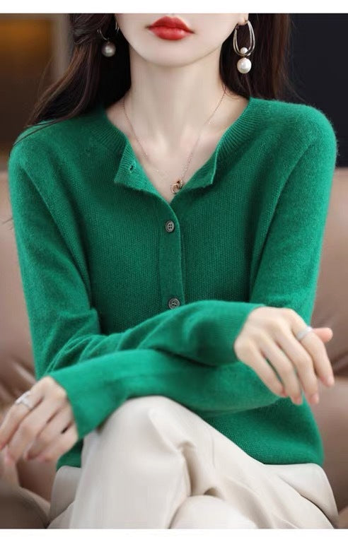 Valenzora | Merinowoll-Strickjacke mit Rundhalsausschnitt und langen Ärmeln