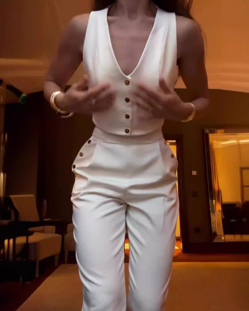 Einteilige, einfarbige Weste und Hose