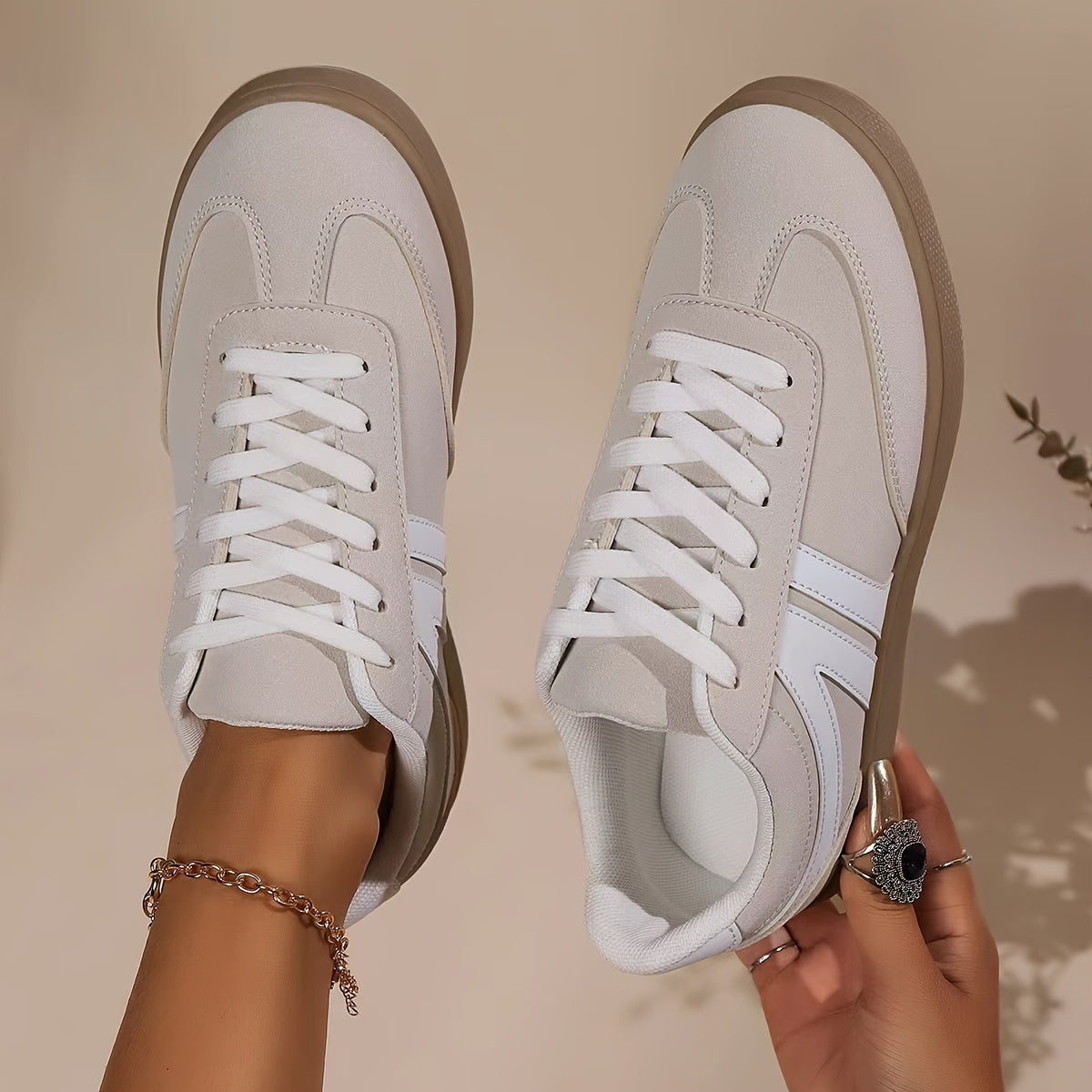 Valenzora | Comfortable women's sneakers in solid colors