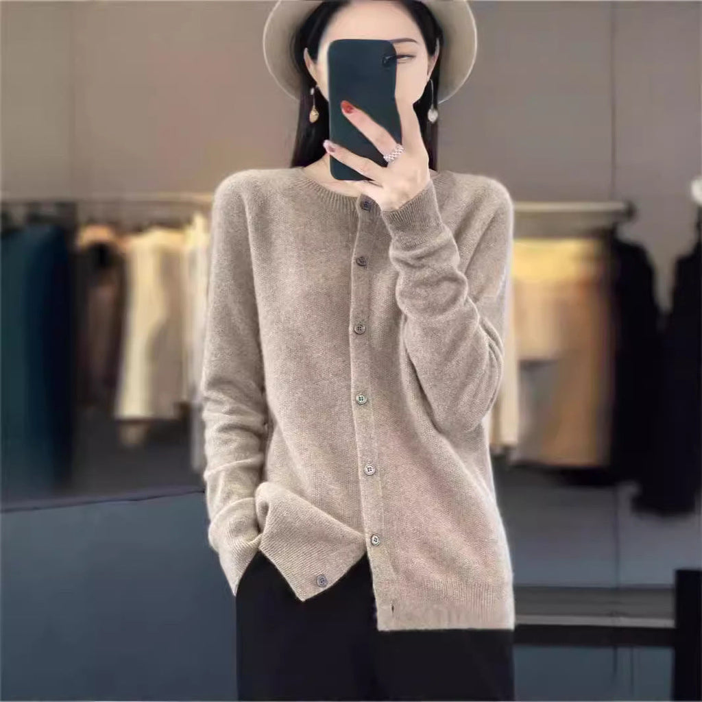 Valenzora | Merinowoll-Strickjacke mit Rundhalsausschnitt und langen Ärmeln
