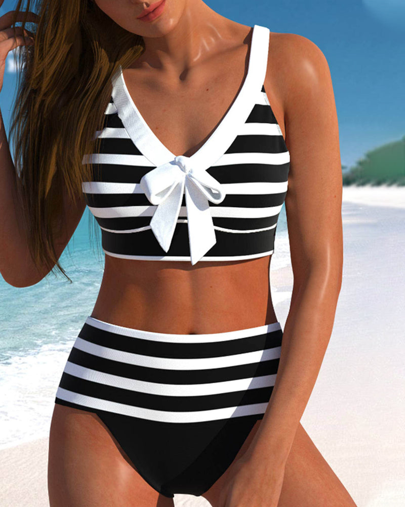 Valenzora | Elegant, colorful summer bikini