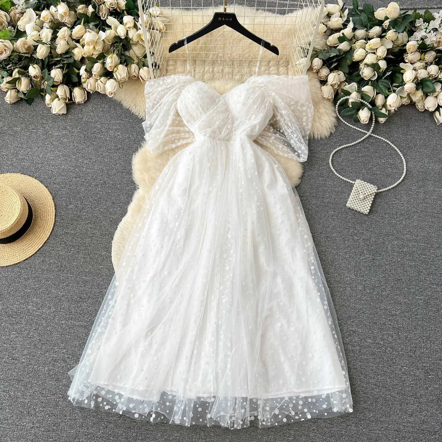 Valenzora | Luxuriöses französisches weißes Kleid