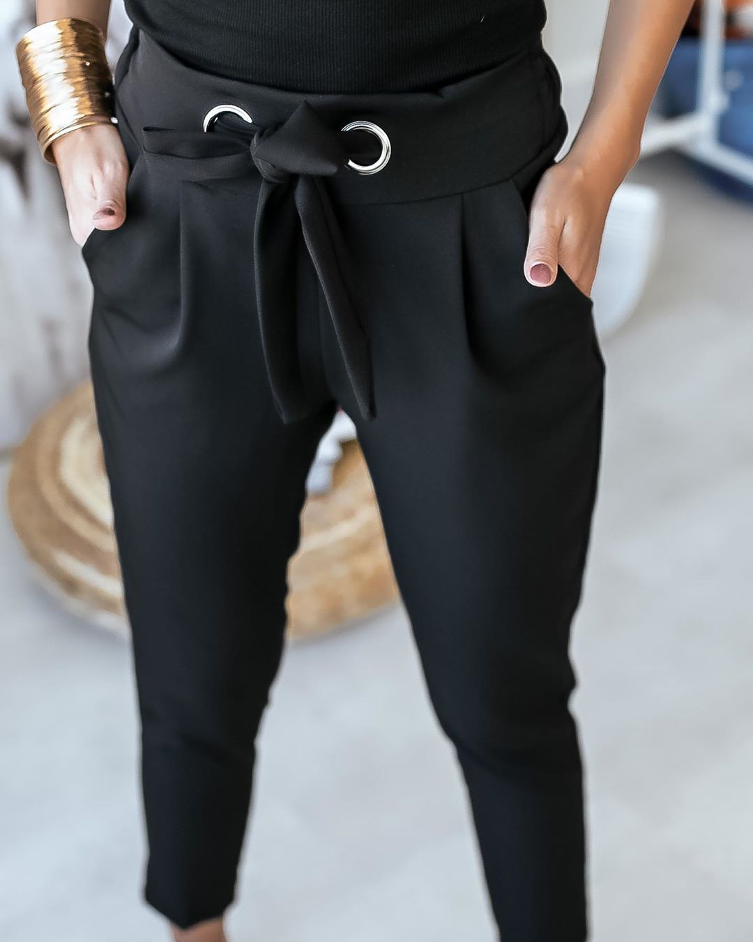 Valenzora | High-waisted women's trousers