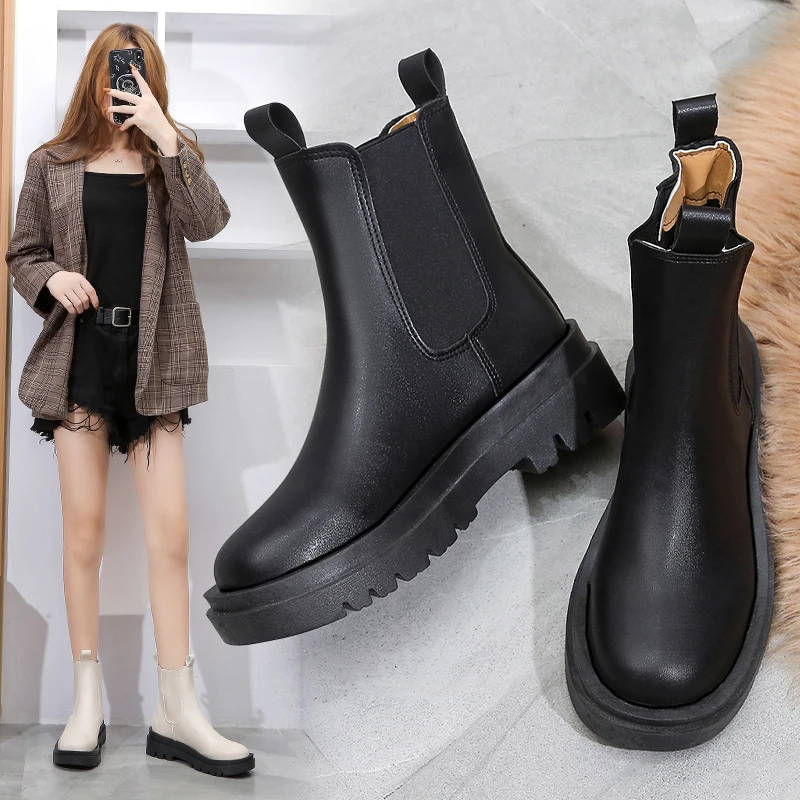 Valenzora | Women's Chelsea Boots with Elastic Sides and Pull Tabs