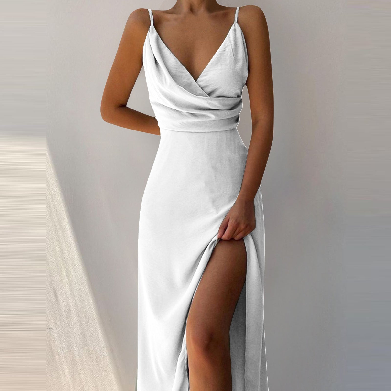 Valenzora | Midikleid mit V-Ausschnitt, Print und Schlitz