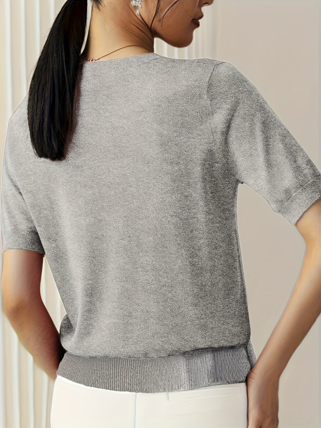 Valenzora | Knit shirt with R neckline