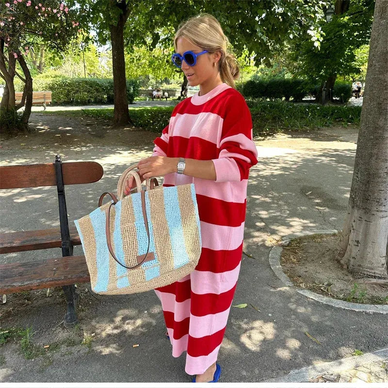 Women's knitted dress with contrasting striped print