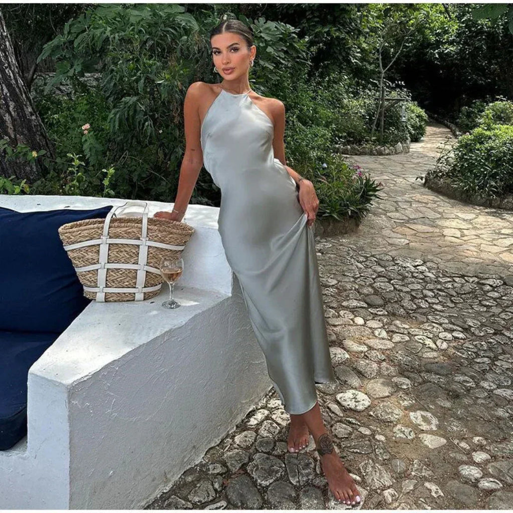 Valenzora | Halterneck dress for elegant grace in women