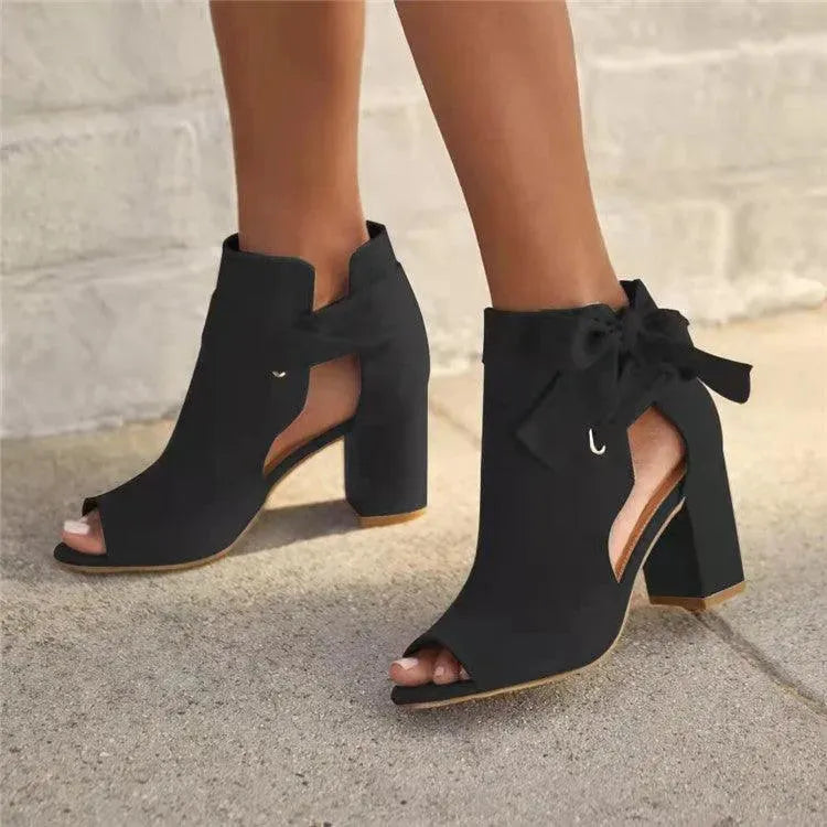 Valenzora | Sandals with thick hooks and strik