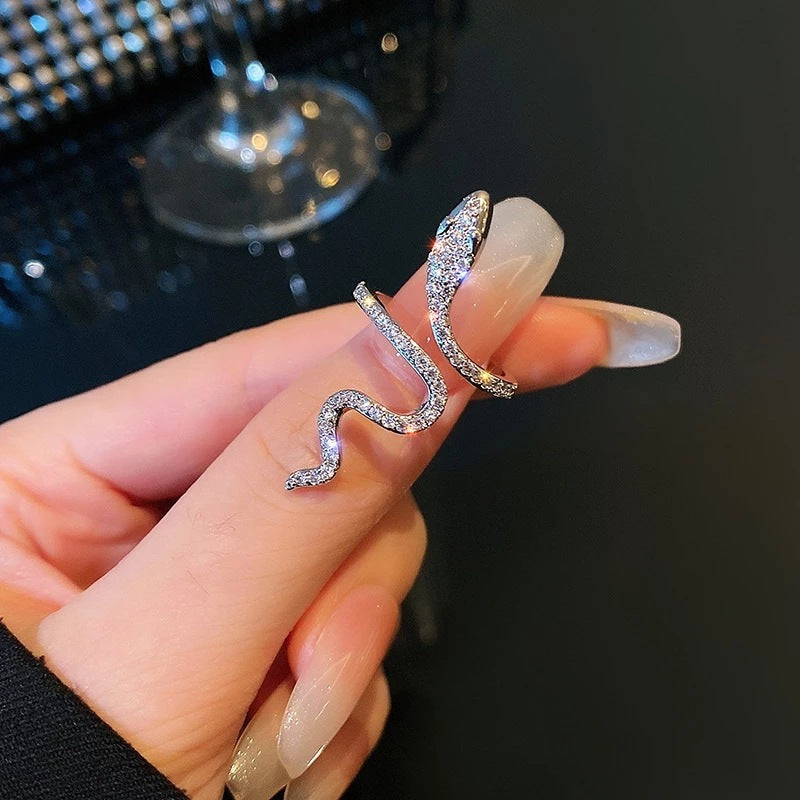 Valenzora | Adjustable snake ring made of cubic zirconia