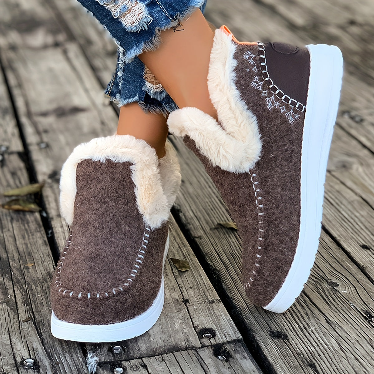 Valenzora | Kuschelige Winterpantoffeln für Damen: Fleecefutter, PU-Sohle und weiche Stoffkonstruktion