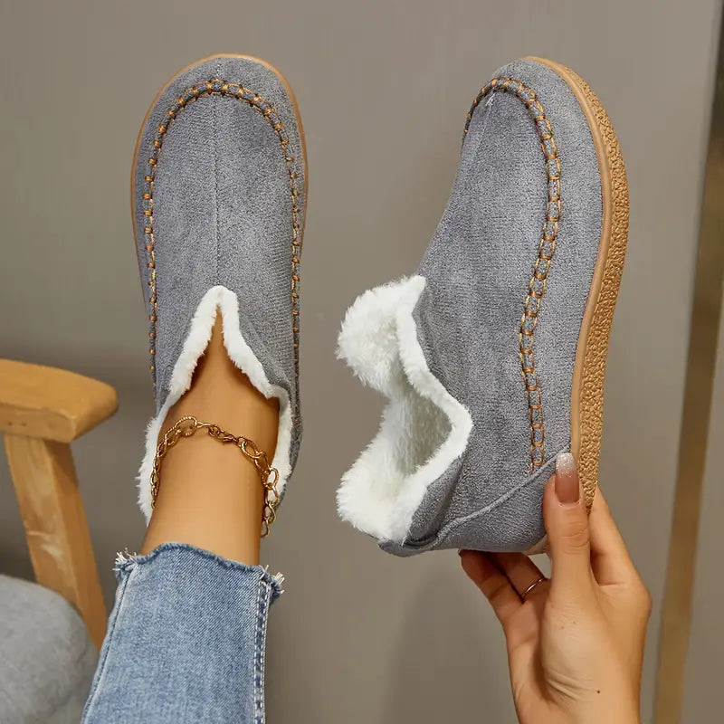 – Ankle boots with a round toe and fleece lining
