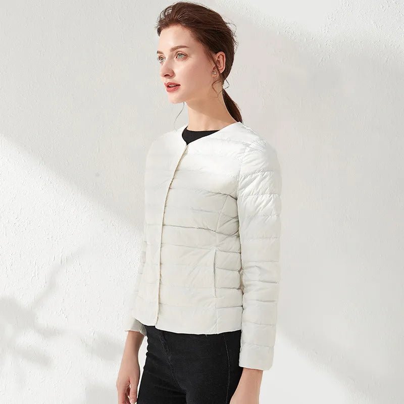 Valenzora | Lightweight, collarless and figure-hugging quilted jacket for women