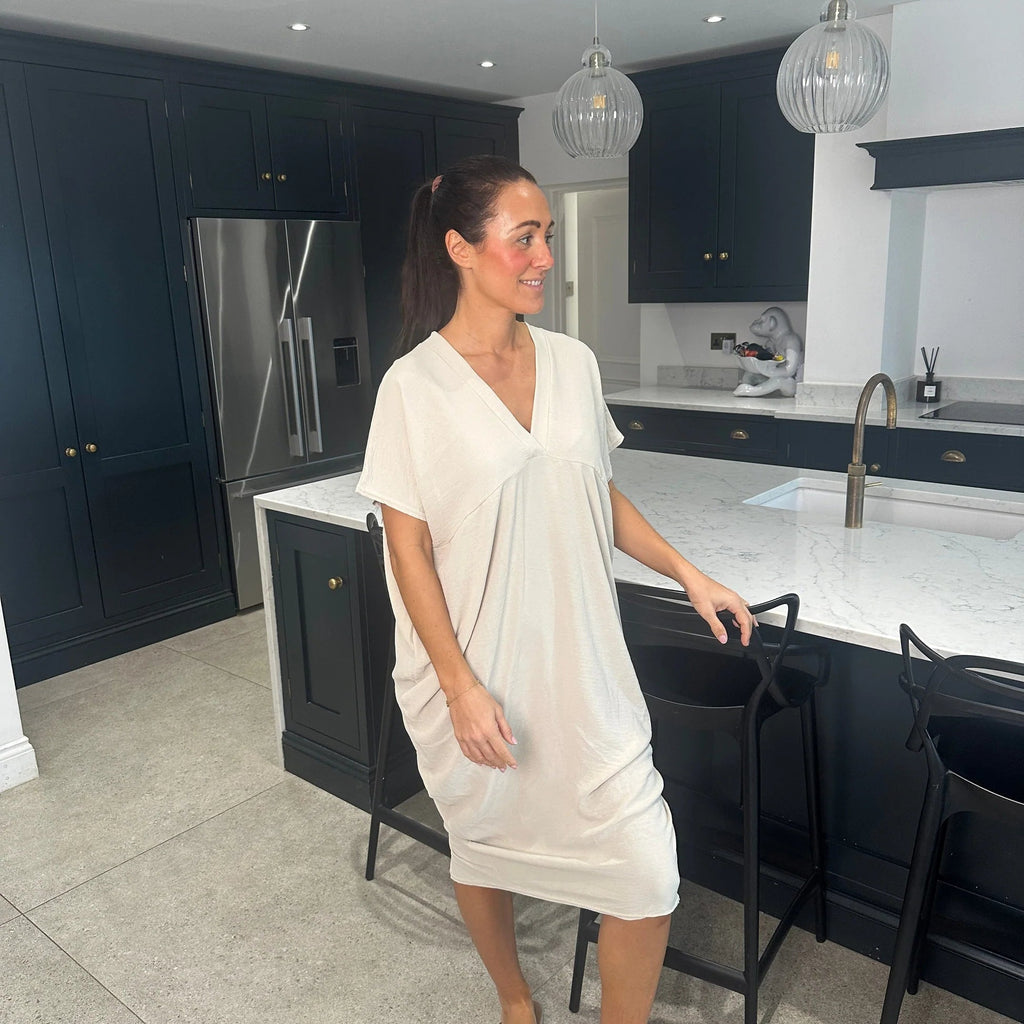 Kleid mit V-Ausschnitt | Unser Bestseller 2026