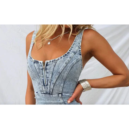 Valenzora | Jeanskleid mit figurbetonter Silhouette für einen eleganten Look