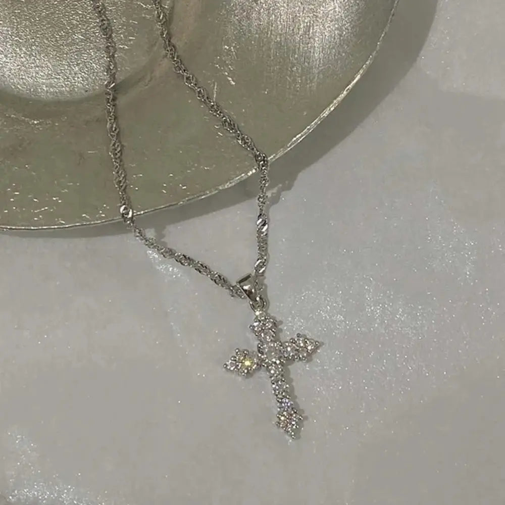 Valenzora | Kristall-Zirkonia-Kreuzanhänger-Halskette für Damen