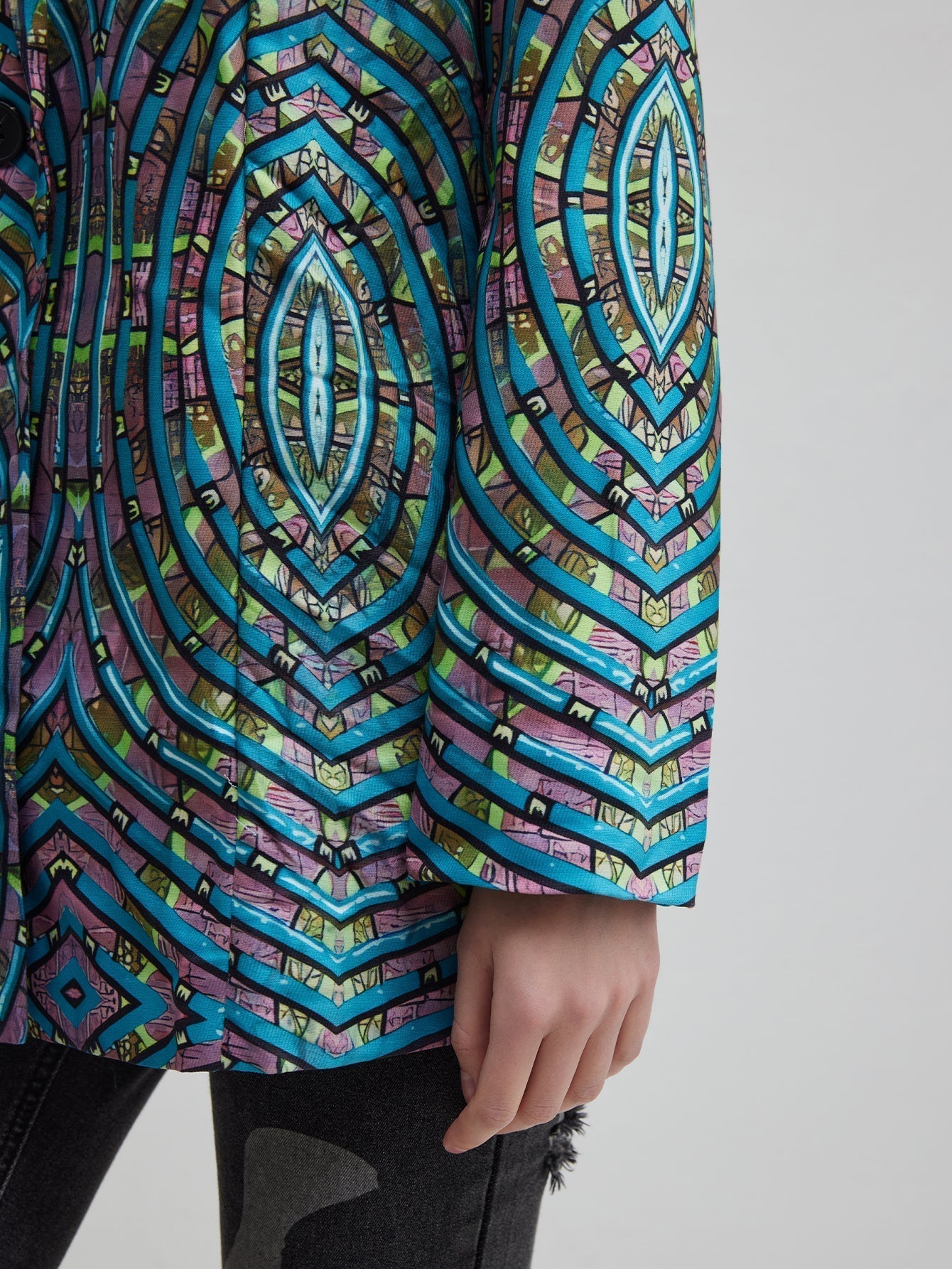 Valenzora | Stylish office suit in a blue abstract pattern