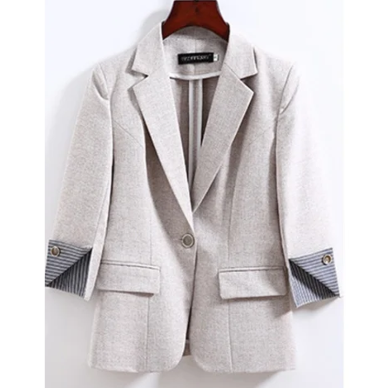 Valenzora | Eleganter Damen-Blazer mit Knopfdetails. Ideal fürs Büro.