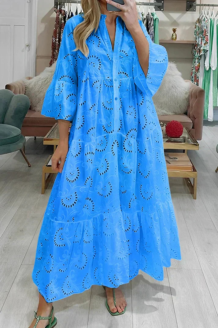 Valenzora | Elegant dress with eyelet embroidery