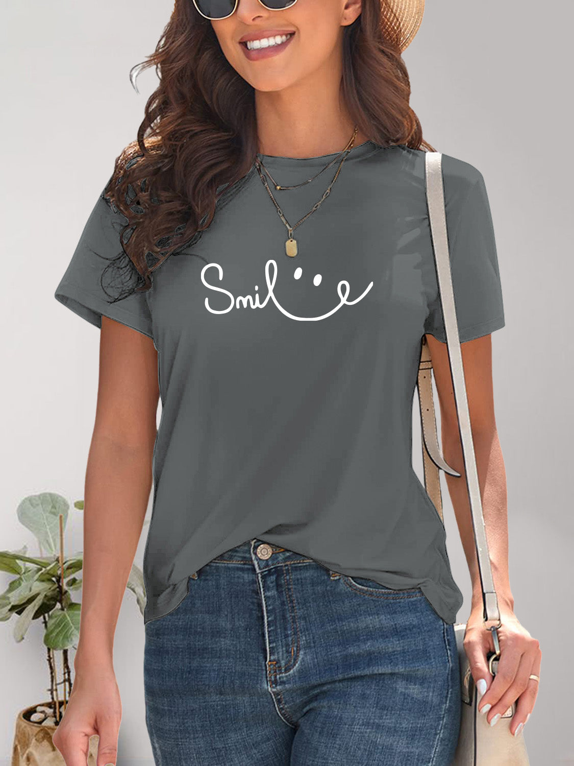 Valenzora | Smile Crew Neck Short Sleeve T-Shirt