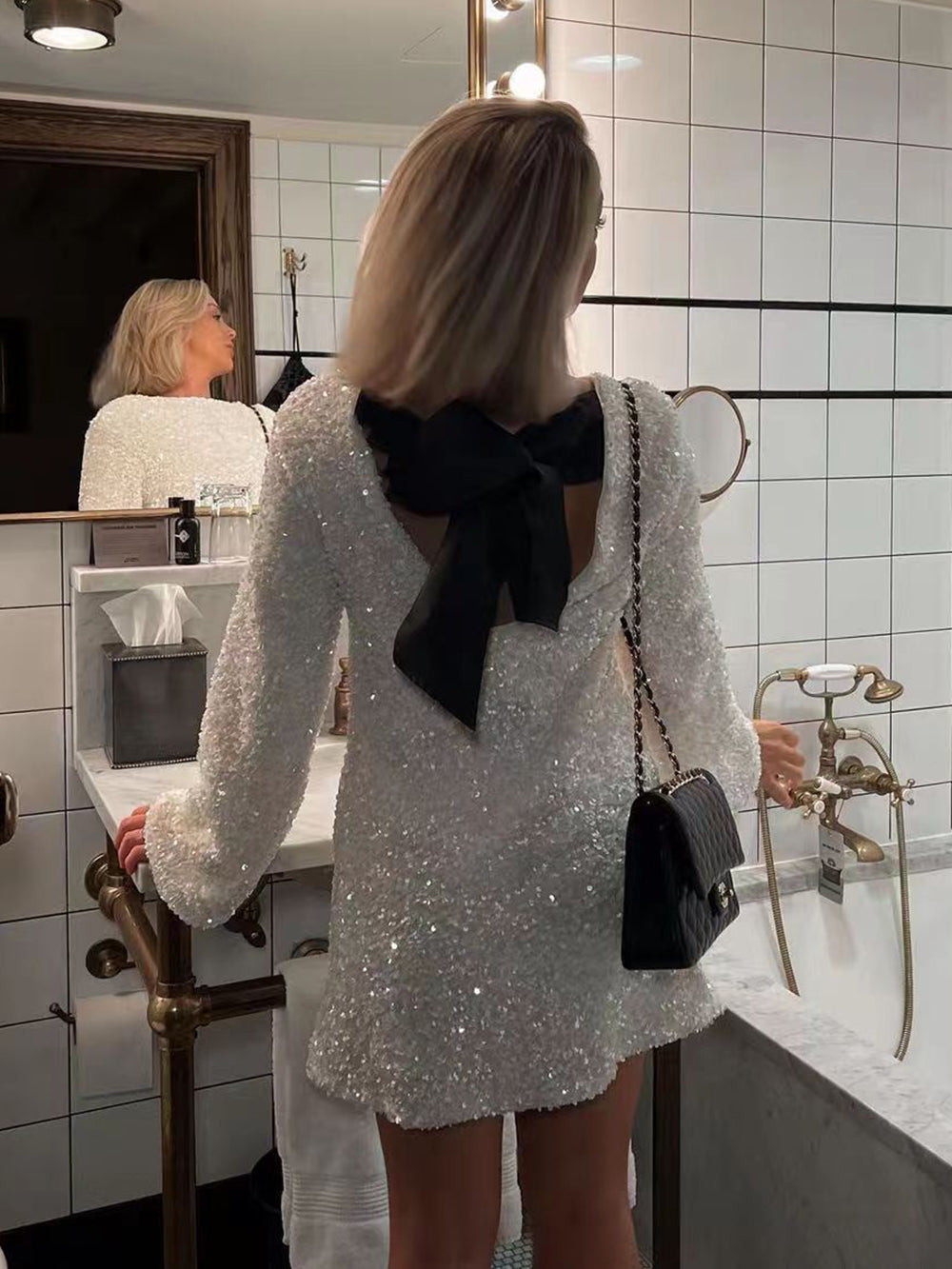 Valenzora Dress | Elegant glitter dress with a bow closure at the back