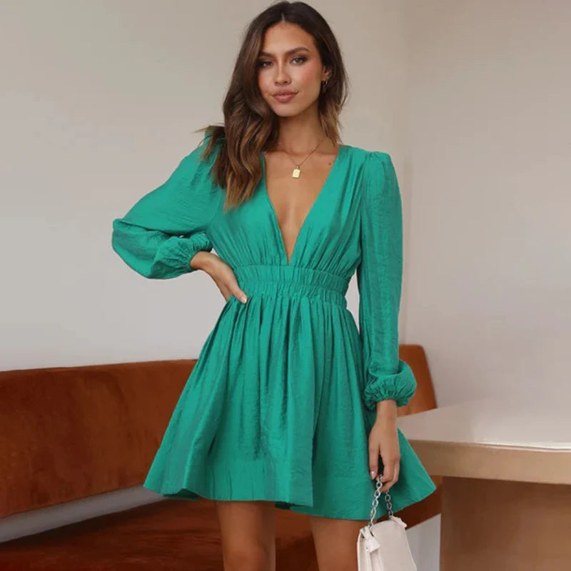 Valenzora | Mini dress with a flattering silhouette for women