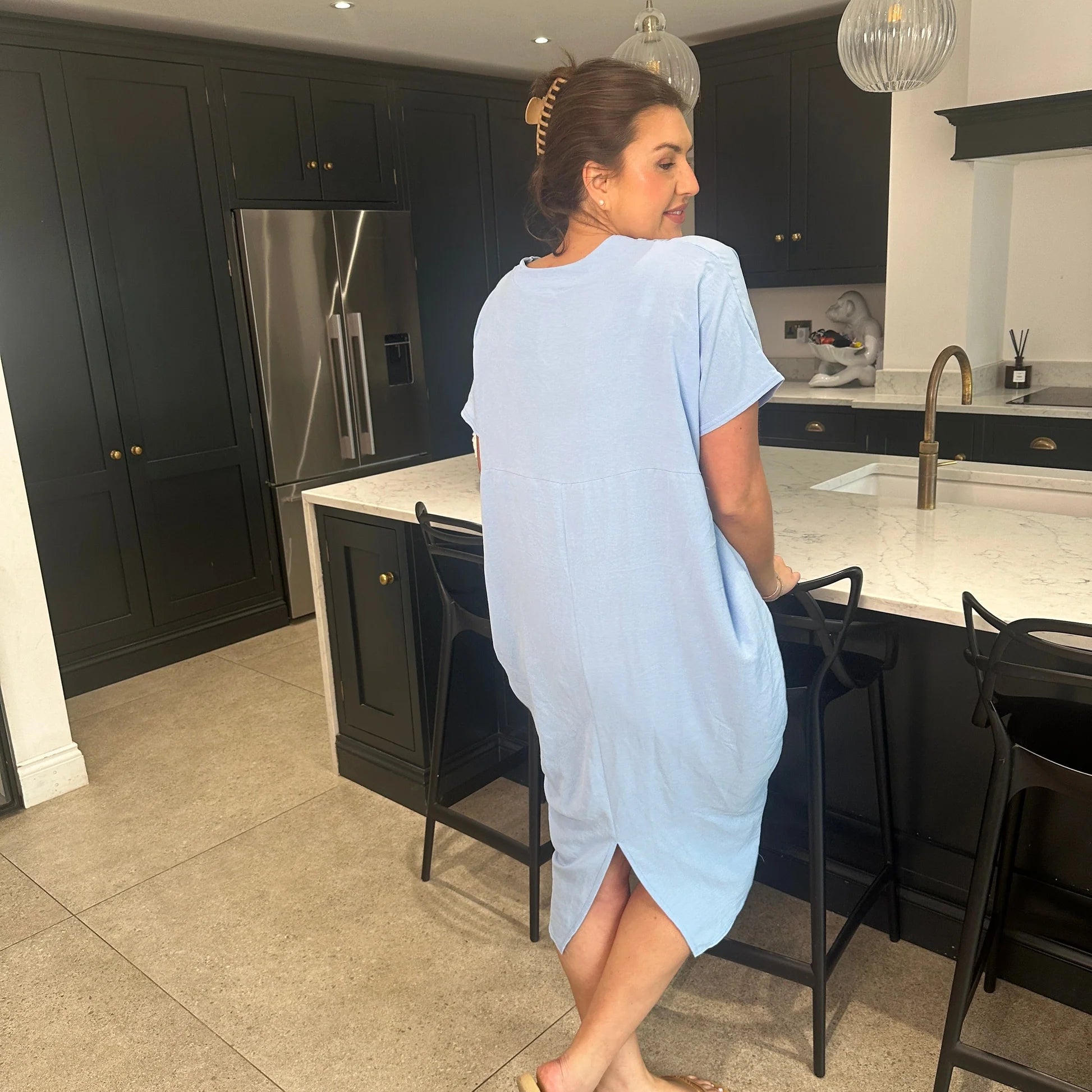 Kleid mit V-Ausschnitt | Unser Bestseller 2026