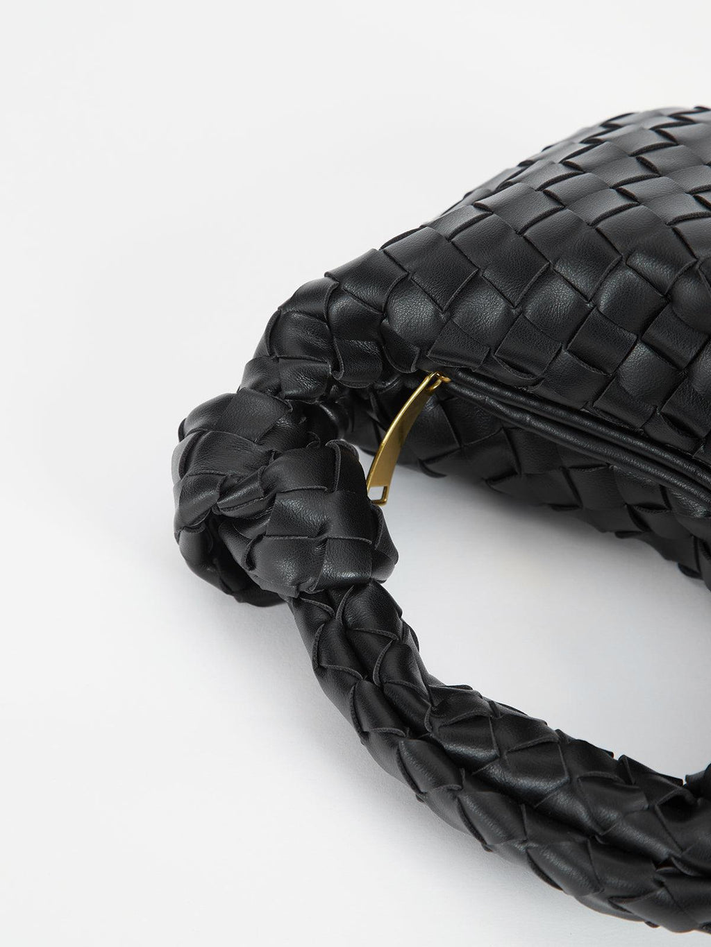 Valenzora | Lässiges und entspanntes Taschendesign