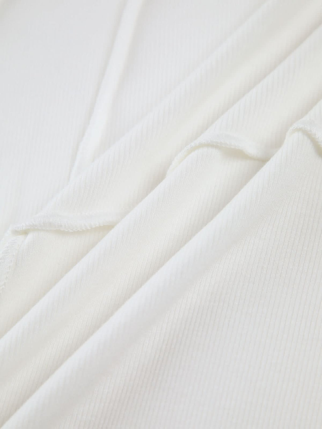 Valenzora | Stylisches geripptes Shirt mit Nahtakzenten