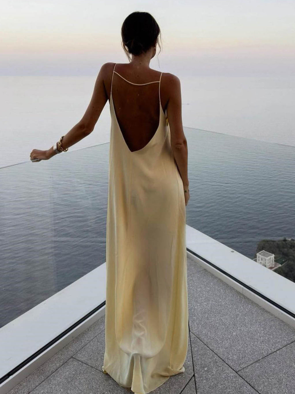 Valenzora | Rückenloses Satin-Kleid Lang für den Urlaub