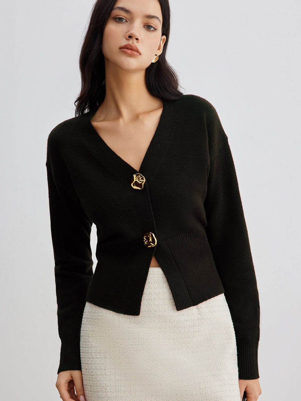 Valenzora | Elegant metal button short cardigan