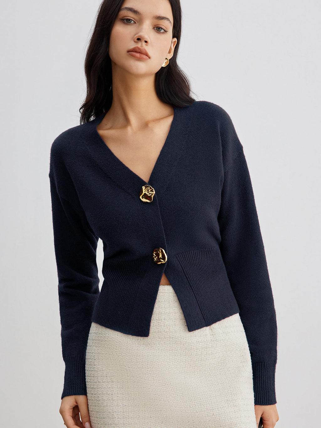 Valenzora | Elegant metal button short cardigan