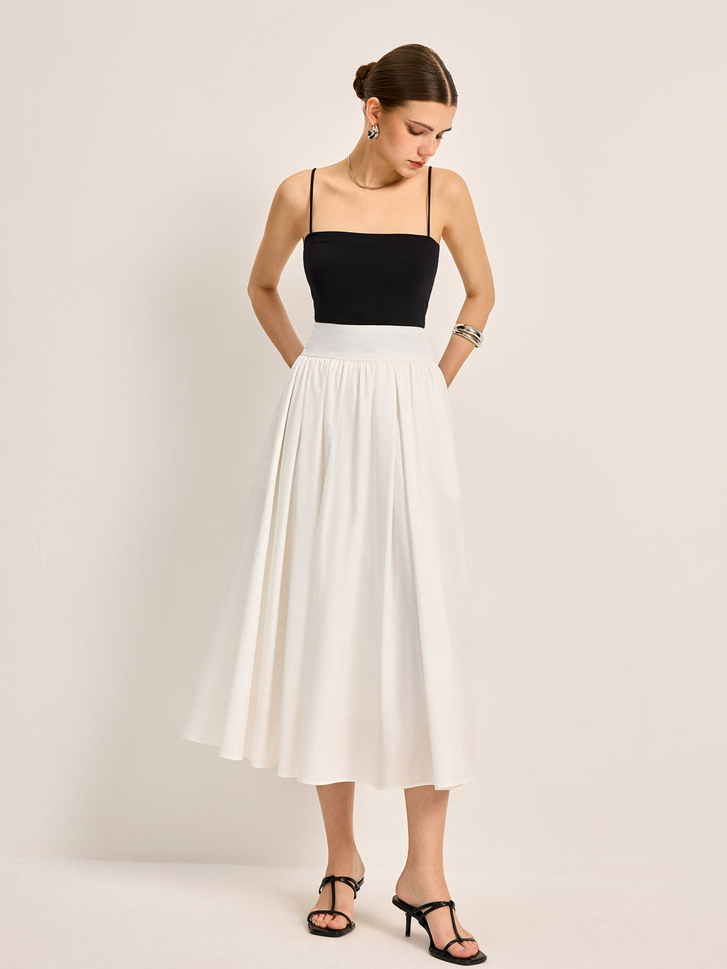 Valenzora | Elegant A-line pleated skirt